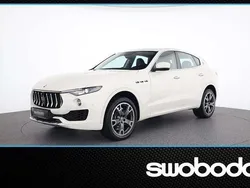 Weiss Gebraucht 2017 Maserati Levante SUV | € 43.490