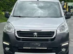 Grau Gebraucht 2018 Peugeot Partner Tepee Outdoor Van / Kleinbus | € 6.400 (Fairer Preis)