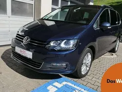 Dunkelblau metallic Gebraucht 2016 VW Sharan Highline Van / Kleinbus | € 29.900 (Teuer)