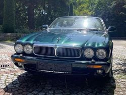 Blau Gebraucht 2001 Jaguar XJ8 Executive Limousine | € 10.000