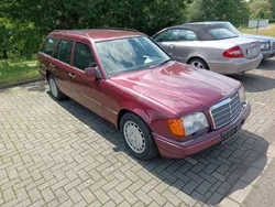 Rot Gebraucht 1995 Mercedes E280 Kombi | € 23.200