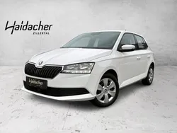 Weiß Gebraucht 2021 Skoda Fabia Ambition Limousine | € 14.490 (Fairer Preis)