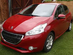 Rot Gebraucht 2014 Peugeot 208 Active Kleinwagen | € 7.000 (Fairer Preis)