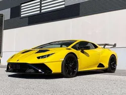 Gelb Gebraucht 2024 Lamborghini Huracán Coupé | € 567.890