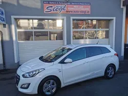 Weiß Gebraucht 2015 Hyundai i30 Comfort Kombi | € 9.880 (Fairer Preis)