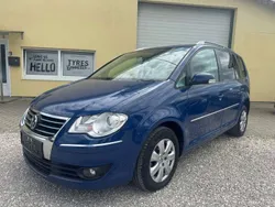 Blau Gebraucht 2009 VW Touran Highline Van / Kleinbus | € 4.899 (Guter Preis)