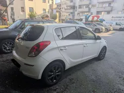 Gebraucht 2014 Hyundai i20 GO! Limousine | € 5.600 (Superpreis)