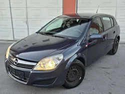 Grau Gebraucht 2008 Opel Astra Edition Limousine | € 3.650 (Guter Preis)