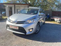 Grau Gebraucht 2016 Toyota Verso Edition Van / Kleinbus | € 10.990 (Fairer Preis)