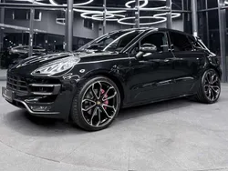 Schwarz Gebraucht 2014 Porsche Macan Turbo SUV | € 49.900 (Teuer)