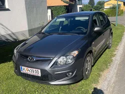 Grau Gebraucht 2011 Hyundai i30 Comfort Limousine | € 3.000 (Guter Preis)