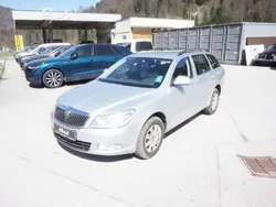 Grau Gebraucht 2013 Skoda Octavia Ambition Kombi | € 3.990 (Superpreis)