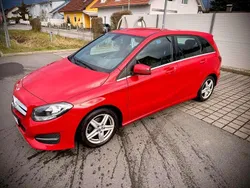Rot Gebraucht 2016 Mercedes B180 Edition Van / Kleinbus | € 9.900 (Superpreis)