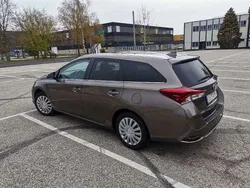 Bronze Gebraucht 2017 Toyota Auris Active Kombi | € 7.900 (Fairer Preis)