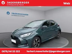 Grün Neu 2025 Toyota Yaris Active Limousine | € 23.987 (Guter Preis)