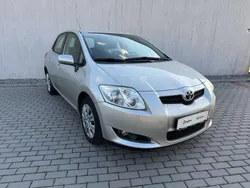 Silber Gebraucht 2009 Toyota Auris Limousine | € 4.800