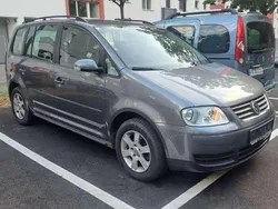 Schwarz Gebraucht 2005 VW Touran Conceptline Van / Kleinbus | € 1.990 (Fairer Preis)