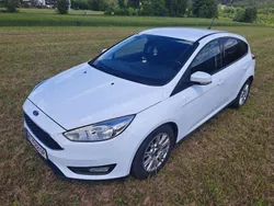 Weiß Gebraucht 2015 Ford Focus Trend Limousine | € 6.690 (Superpreis)