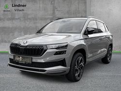 Mittelgrau normal Neu 2025 Skoda Karoq SportLine SUV | € 45.490 (Fairer Preis)