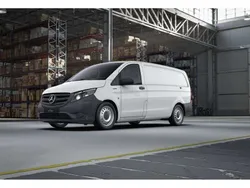 Weiß Gebraucht 2023 Mercedes e-Vito Van / Kleinbus | € 37.188 (Fairer Preis)