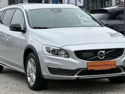 Silber Gebraucht 2016 Volvo V60 CC Kinetic Kombi | € 13.900