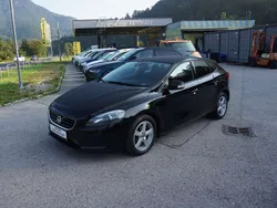 Schwarz Gebraucht 2013 Volvo V40 Kinetic Kombi | € 7.990