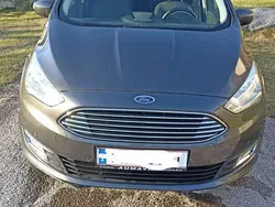 Grau Gebraucht 2017 Ford Grand C-Max Van / Kleinbus | € 11.000 (Fairer Preis)