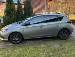 Silber Gebraucht 2019 Toyota Auris Style Limousine | € 9.900