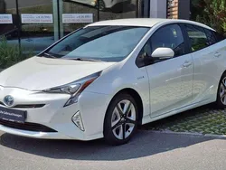 Weiß Gebraucht 2016 Toyota Prius Lounge Kleinwagen | € 14.990 (Fairer Preis)