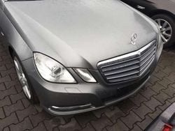 Silber Gebraucht 2012 Mercedes E200 Edition Limousine | € 9.500