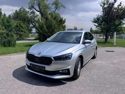Silber Gebraucht 2022 Skoda Fabia Ambition Limousine | € 14.999 (Guter Preis)