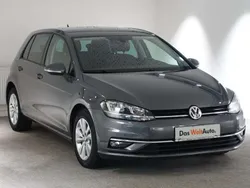 Grau Gebraucht 2018 VW Golf VII Comfortline Kleinwagen | € 14.790 (Fairer Preis)