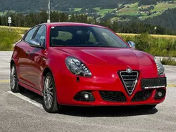 Rot Gebraucht 2013 Alfa Romeo Giulietta Kleinwagen | € 7.700