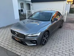 Grau Gebraucht 2020 Volvo S60 R-Design Limousine | € 29.990 (Superpreis)