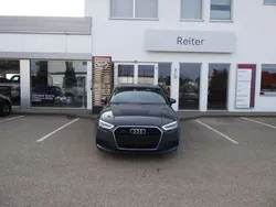 Grau Gebraucht 2020 Audi A3 Sportback Limousine | € 23.990