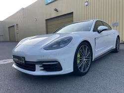 Weiß Gebraucht 2017 Porsche Panamera 4 Executive Limousine | € 49.990 (Teuer)