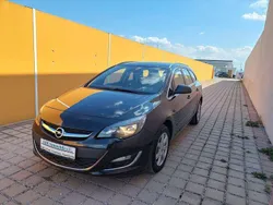 Schwarz Gebraucht 2016 Opel Astra Edition Kombi | € 6.490 (Superpreis)