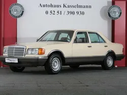 Beige Gebraucht 1985 Mercedes 300 Limousine | € 24.600