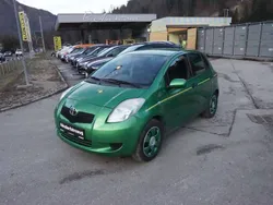 Grün Gebraucht 2008 Toyota Yaris Cool Limousine | € 1.990 (Guter Preis)