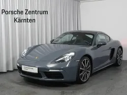 Mittelgrau metallic Gebraucht 2017 Porsche 718 Cayman Coupé | € 69.000