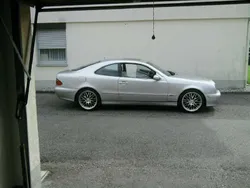 Grau Gebraucht 2001 Mercedes E320 Coupé | € 2.000