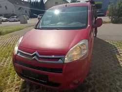 Rot Gebraucht 2011 Opel Combo Van / Kleinbus | € 4.500