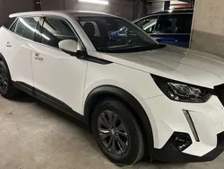 Weiß Gebraucht 2021 Peugeot 2008 S SUV | € 14.500 (Guter Preis)