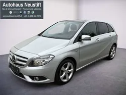 Grau Gebraucht 2013 Mercedes B180 Van / Kleinbus | € 12.490 (Fairer Preis)