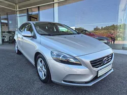 Silber Gebraucht 2015 Volvo V40 Kinetic Kombi | € 10.600