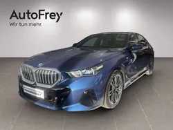 Blau Gebraucht 2024 BMW 520 Comfort Edition Limousine | € 60.890 (Superpreis)