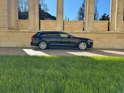 Blau Gebraucht 2018 Volvo V90 Momentum Kombi | € 25.490