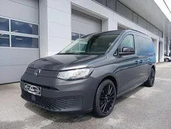 Mittelgrau metallic Gebraucht 2022 VW Caddy Maxi Basis Van / Kleinbus | € 31.990 (Teuer)