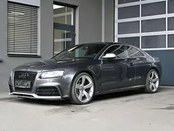 Silber Gebraucht 2011 Audi RS5 Advanced Coupé | € 30.480