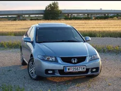 Grau Gebraucht 2004 Honda Accord Executive Limousine | € 5.500